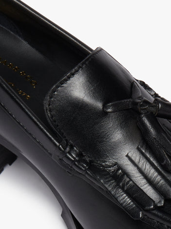 Weejuns Kiltie Tassel Tred Heels